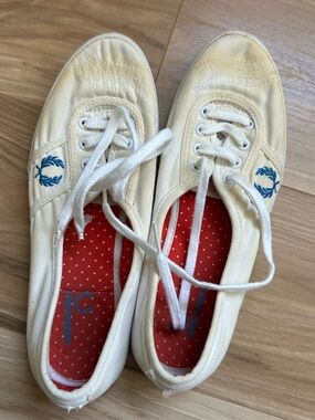Fred Perry White Canvas Sneakers Plimsolls Blue Laurel Wreath Polka Dot Size 36